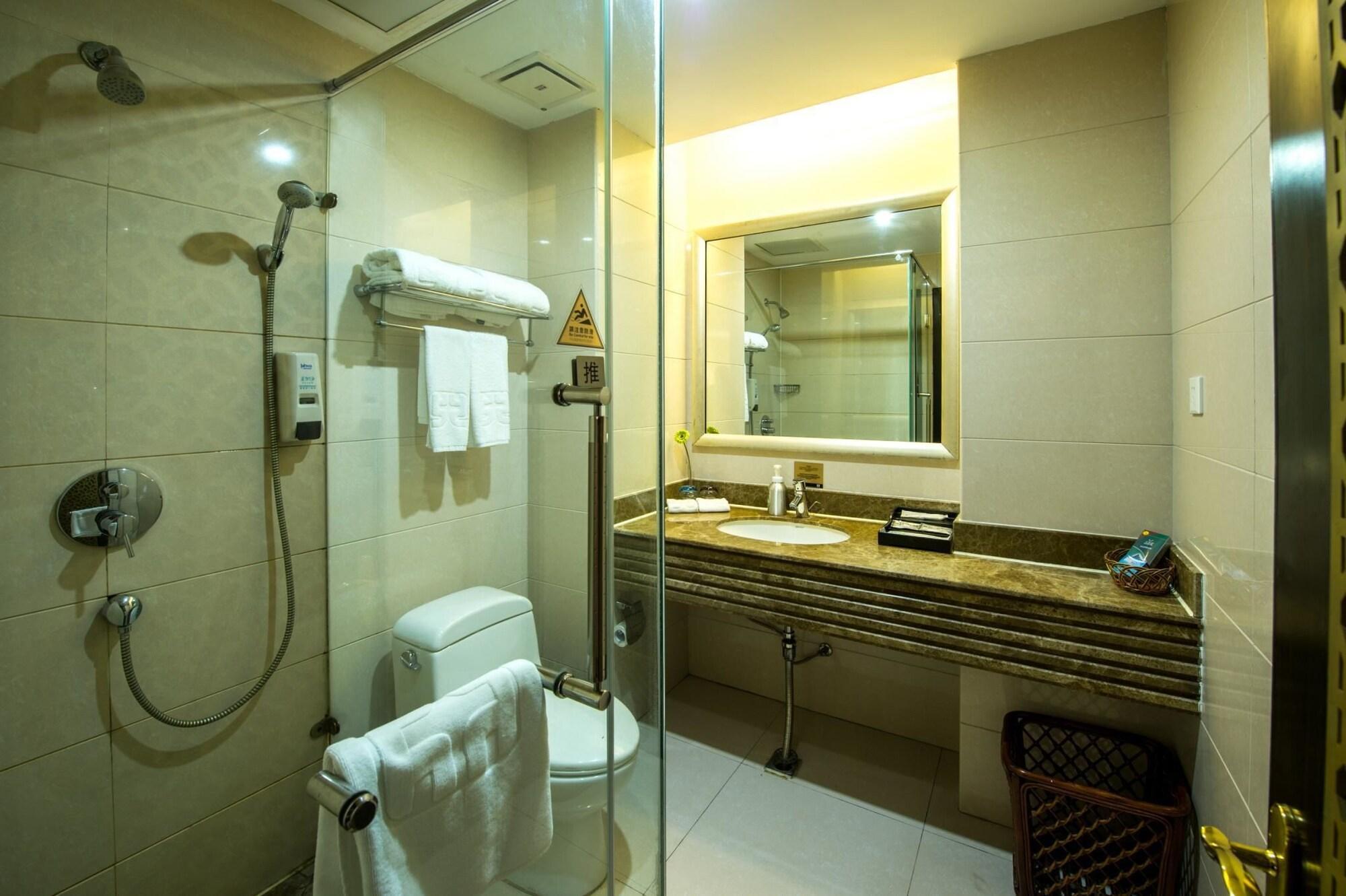 Kingtown Hotel Hongmei Shanghái Exterior foto
